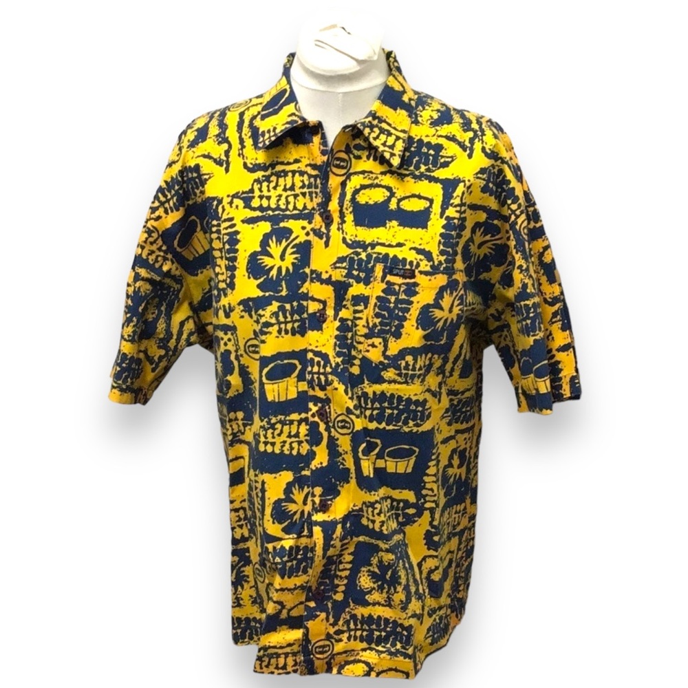 Split Mens Short Sleeve Casual Island Inspired Button Down Shirt, size XL